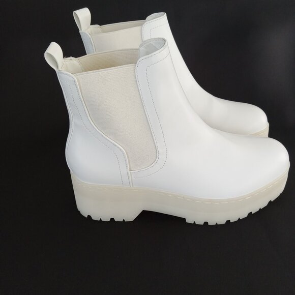 MIA Women's Chunky Heeled White Ankle Boot Size 8.5M - Picture 1 of 15